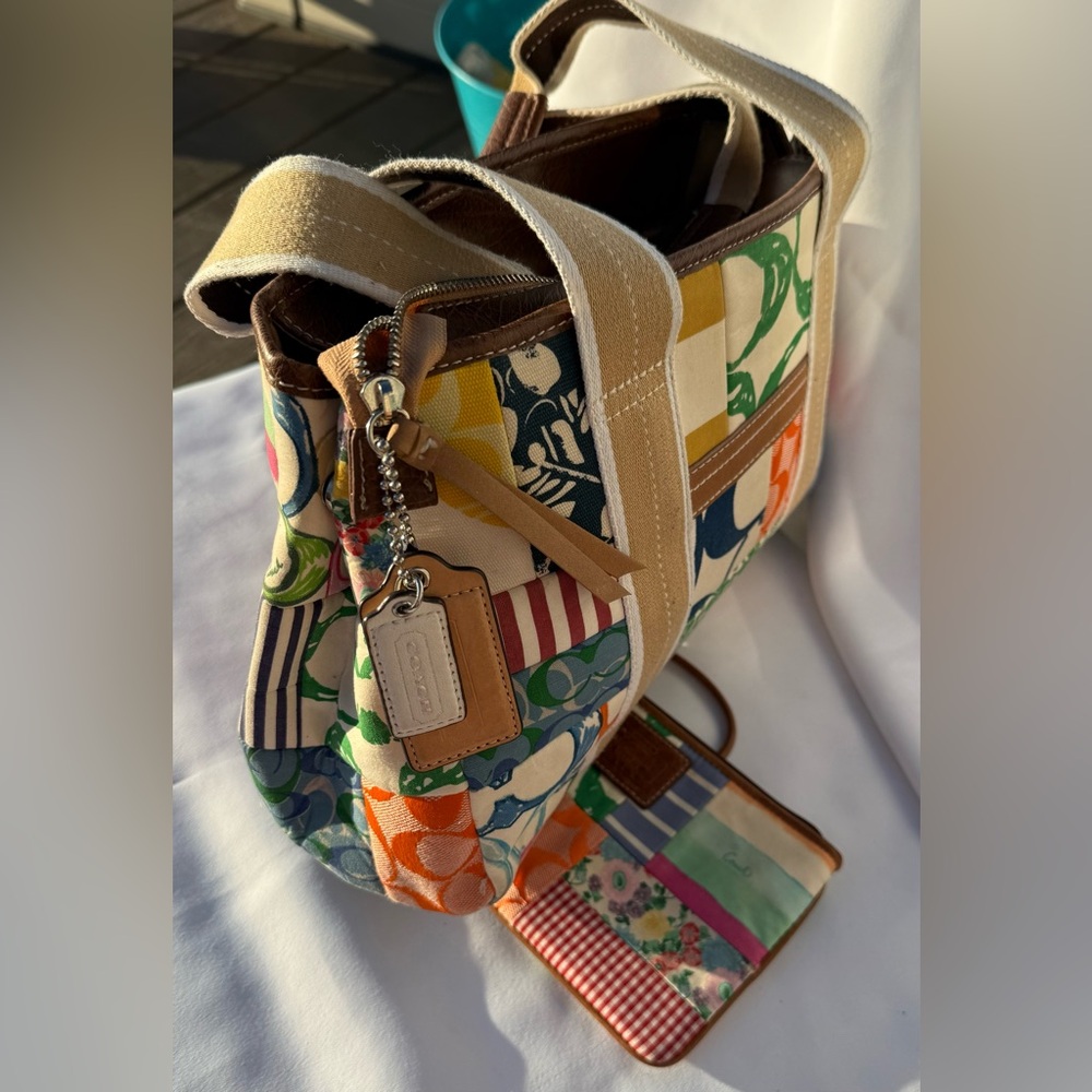 Coach Hampton Patchwork Tote 3pcs Set Bag With Wristlet & NWT Scarf 2005 5688 - Picture 2 of 8